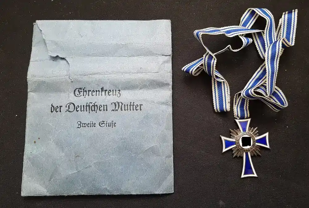 3. Reich Orden 1939-45 Mutterkreuz in Silber mit Band und Tüte Wiedmann ** guter Zustand - Nur für kurze Zeit